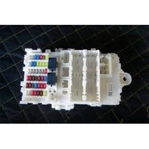 Honda Fit Fusebox t5a  gk3 t